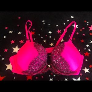 Victoria’s Secret Miraculous Plunge Bra